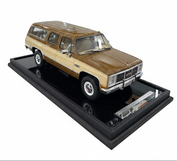 GMC Suburban 2500 (1986) – Brown/Beige – Old School Models – Limited 100 pcs 1/18