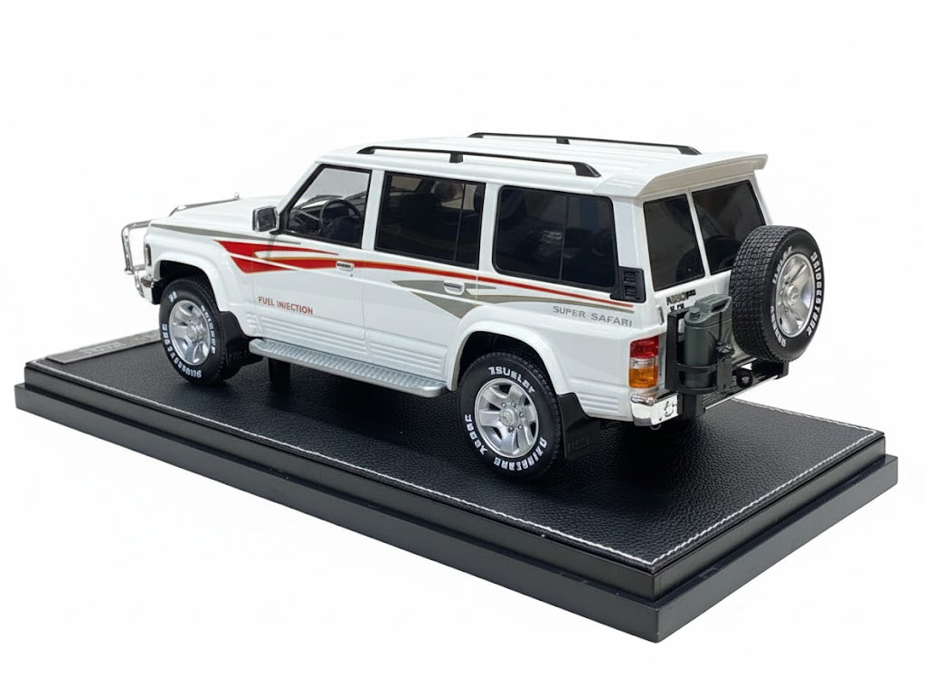 Nissan Patrol Super Safari Y60 White IVY Models Scale Model Car 1/18