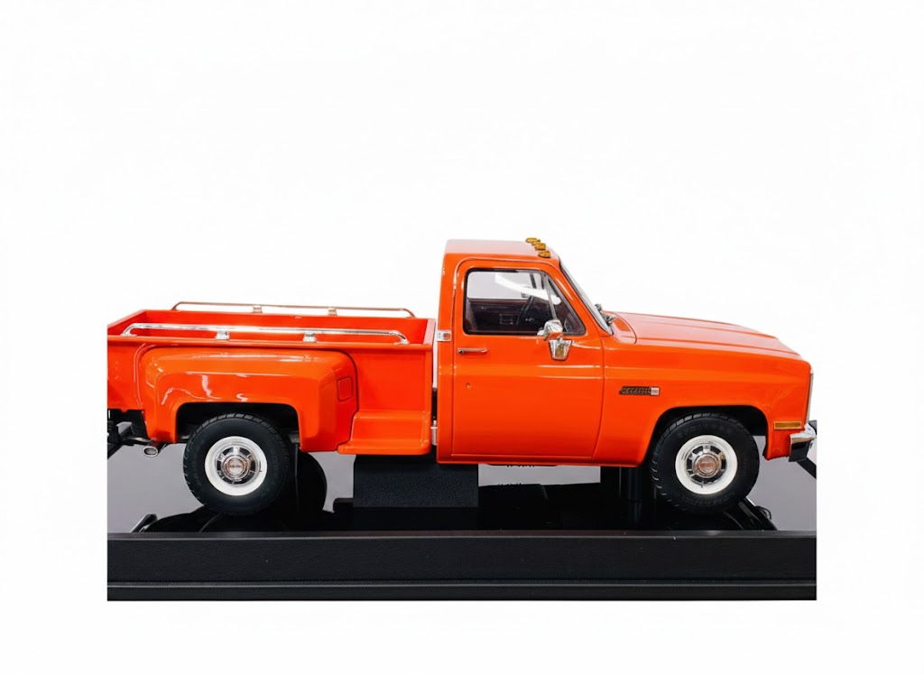 1/18 Resin- Old School Models GMC Sierra Classic 3500 (1986) in Orange, Limited to 110 Pieces
