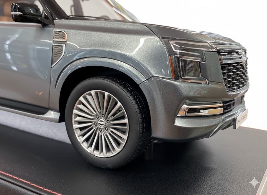 1/18 Resin Diamand Nissan Patrol Y63 Platinum – Grey – Limited Edition 50 pcs - Dubai Exclusive