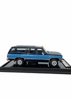 GMC Suburban 2500 (1986) – Old School Models | Resin | Limited to 100 pcs | Navy Blue 1/18