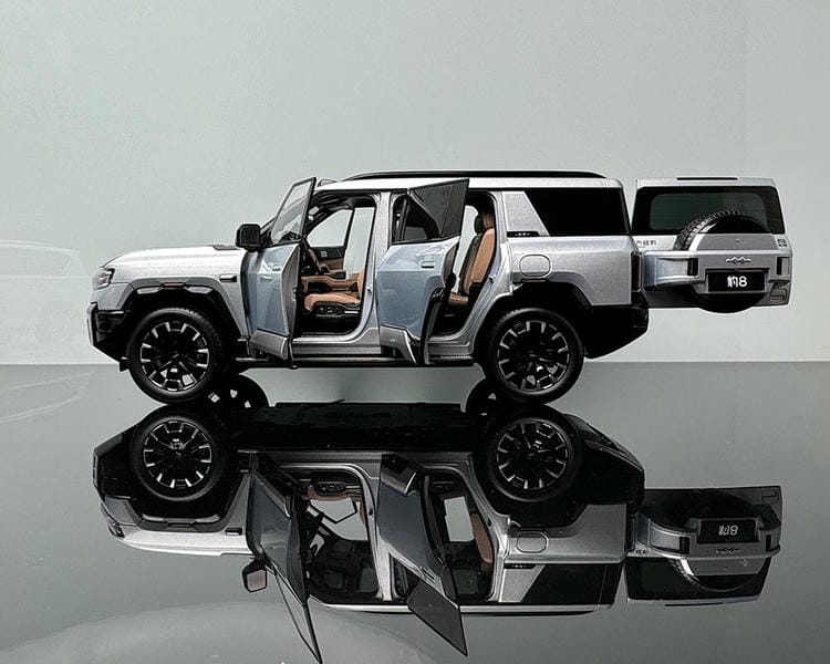 BYD Formula Leopard 8 car model BYD Leopard 8 SUV 1/18 off-road vehicle alloy car model collection Original